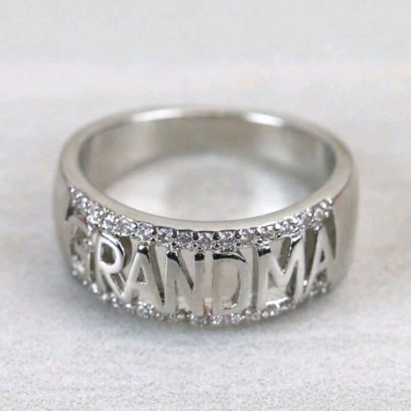 Women's Ring - Picture 1 of 2
